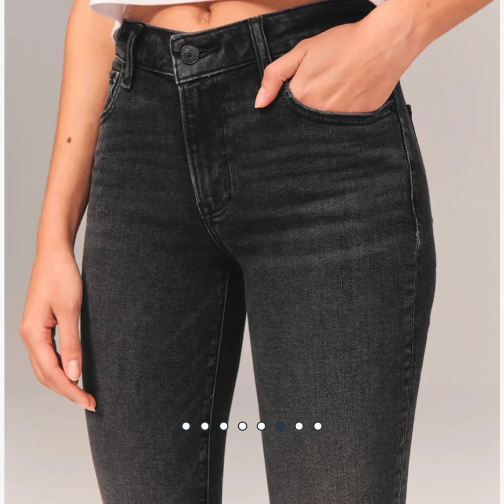 NWT Abercrombie & Fitch Mid Rise Super Skinny Ankle Jean - Picture 3 of 5